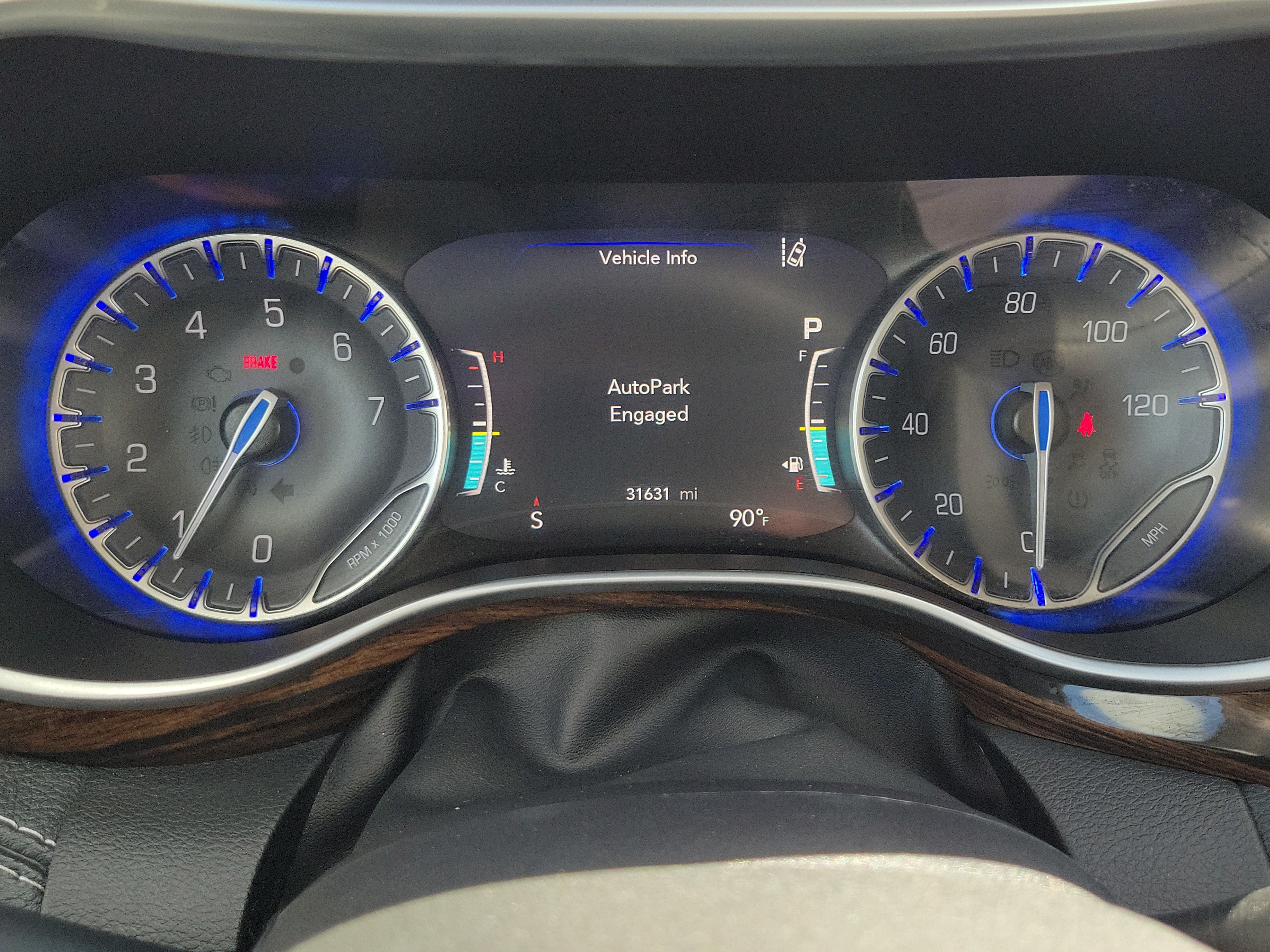 Used 2023 Chrysler Pacifica Limited FWD image 24