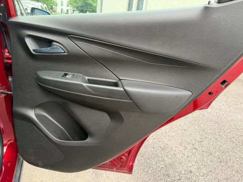 Used 2022 Chevrolet Bolt LT w/ Infotainment Package FWD image 29