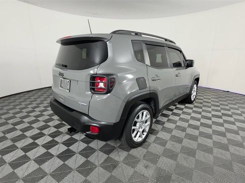 Certified 2019 Jeep Renegade Latitude image 5