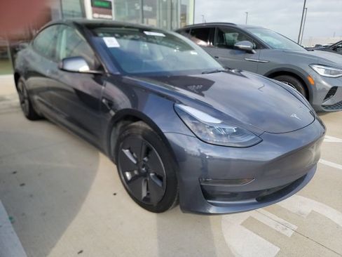 Used 2023 Tesla Model 3 Standard Range image 4
