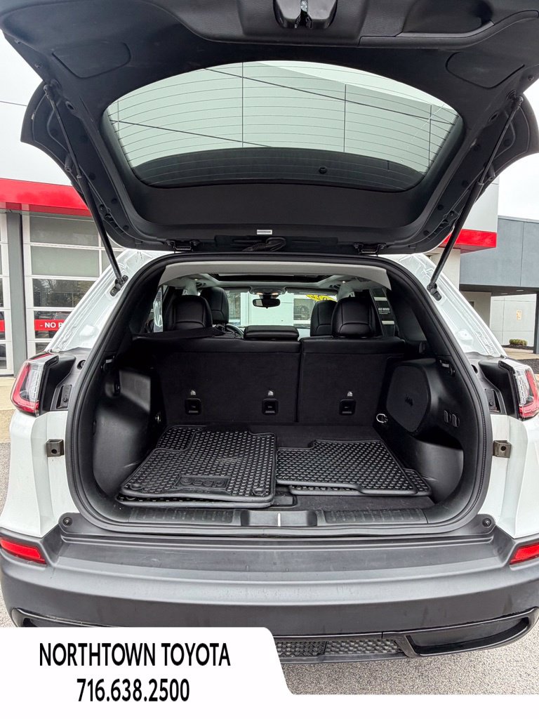 Used 2022 Jeep Cherokee Latitude w/ Sun & Sound Group AWD/4WD image 6
