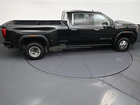 Used 2021 GMC Sierra 3500 Denali w/ Denali Ultimate Package AWD/4WD image 17