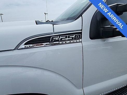 Used 2015 Ford F250 XLT w/ XLT Premium Package image 6