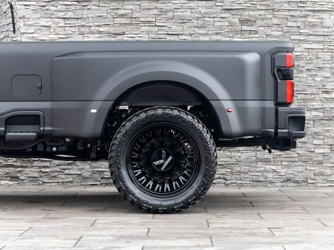 Used 2026 Ford F450 Platinum w/ Platinum Plus Package image 17