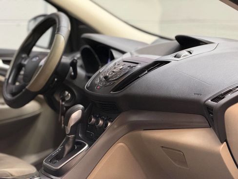 Used 2013 Ford Escape SE image 2