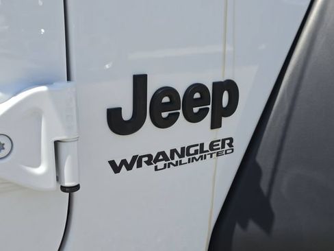 Used 2022 Jeep Wrangler Unlimited Sport AWD/4WD image 40