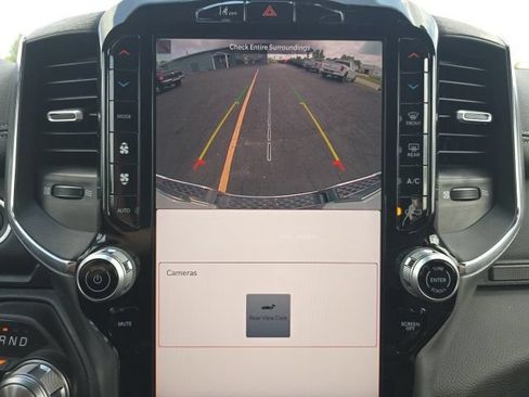 Used 2025 RAM 1500 Laramie AWD/4WD image 16