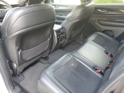 Used 2024 Jeep Grand Cherokee Altitude RWD image 14
