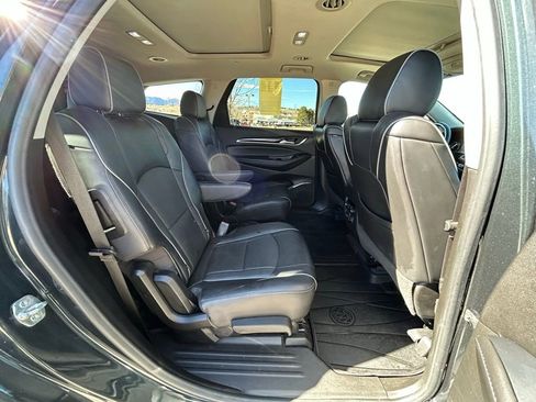 Used 2021 Buick Enclave Avenir w/ Avenir Technology Package AWD/4WD image 30