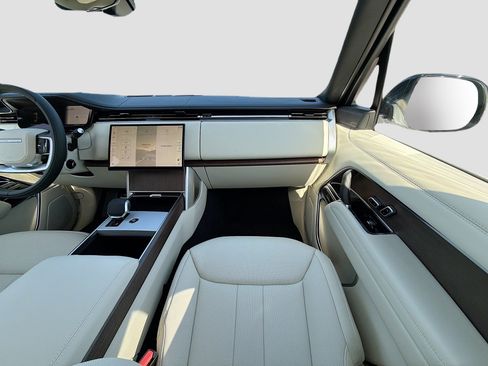 New 2025 Land Rover Range Rover SE image 11