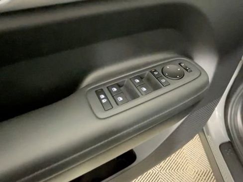 Used 2025 Hyundai Santa Fe SEL FWD image 16