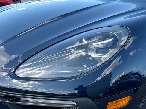Used 2022 Porsche Macan S AWD/4WD image 9