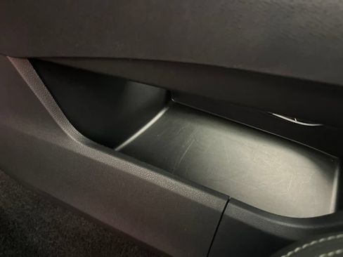 Used 2025 Nissan Rogue SV FWD image 32