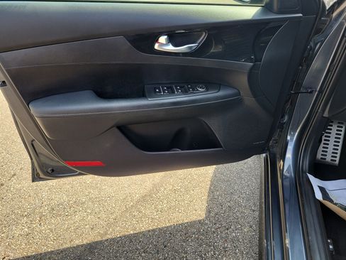 Used 2023 Kia Forte GT-Line w/ GT-Line Premium Package FWD image 19