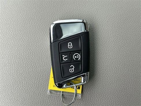 Used 2021 Volkswagen Atlas SE image 37