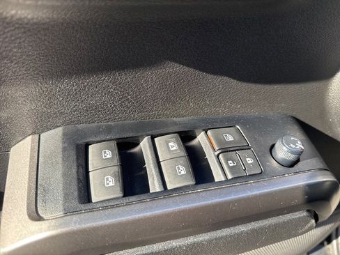 Used 2023 Toyota Tacoma SR5 image 19