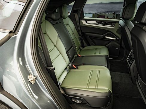 New 2026 Porsche Cayenne image 47