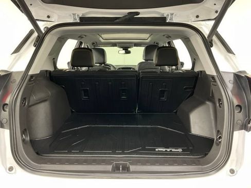 Used 2024 GMC Terrain AT4 w/ Infotainment Package II AWD/4WD image 40