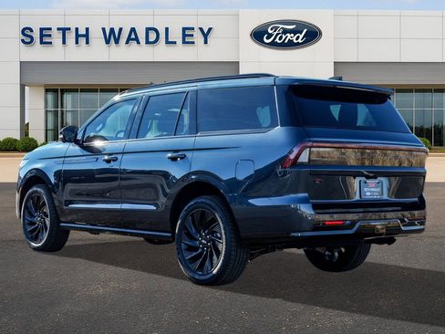 New 2025 Lincoln Navigator Reserve w/ Jet Appearance Package image 5