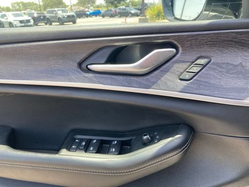 Used 2024 Jeep Grand Cherokee L Limited RWD image 13