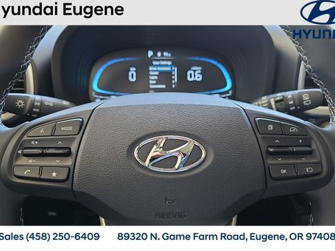 New 2025 Hyundai Venue SEL image 25