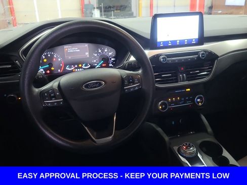 Used 2020 Ford Escape SE image 11