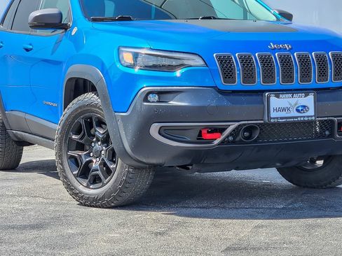 Used 2019 Jeep Cherokee Trailhawk AWD/4WD image 2