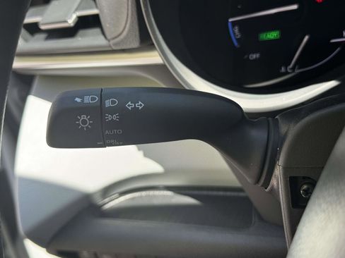 Used 2025 Toyota Sienna LE FWD image 22