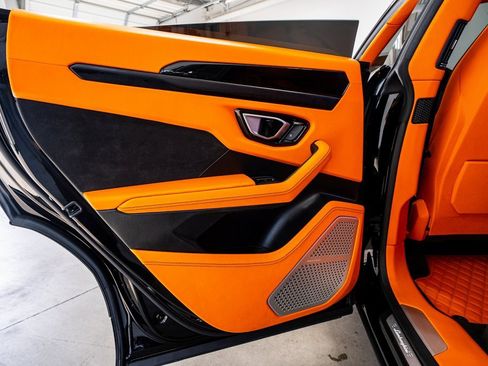 Used 2022 Lamborghini Urus image 71