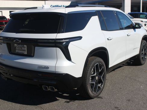 New 2026 Chevrolet Traverse High Country w/ LPO, Floor Liner Package image 7