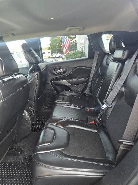 Used 2020 Jeep Cherokee Latitude Plus AWD/4WD image 6