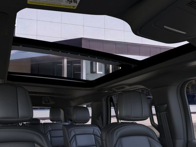 New 2026 Lincoln Navigator Reserve w/ Jet Appearance Package AWD/4WD image 22
