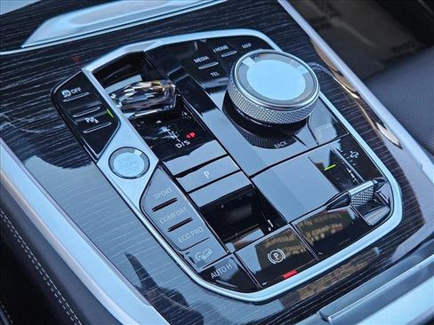 Used 2024 BMW X7 M60i w/ Executive Package image 11