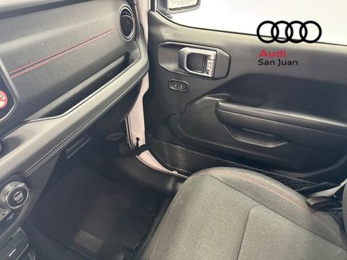 Used 2025 Jeep Wrangler Unlimited Rubicon image 39