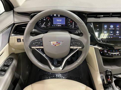 Used 2022 Cadillac XT6 Premium Luxury w/ Technology Package image 6