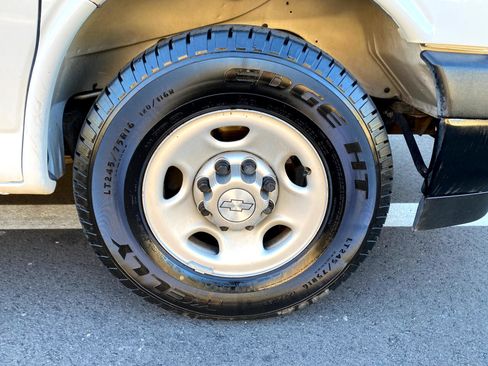 Used 2017 Chevrolet Express 2500 LS image 6