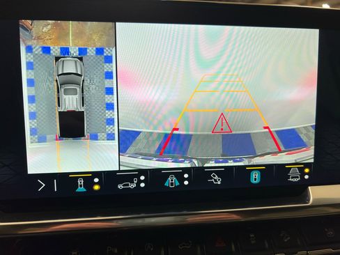 Used 2023 GMC Sierra 1500 SLT w/ SLT Premium Plus Package image 19