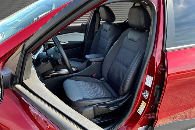 Used 2025 Chevrolet Trax LT w/ LT Convenience Package FWD image 20