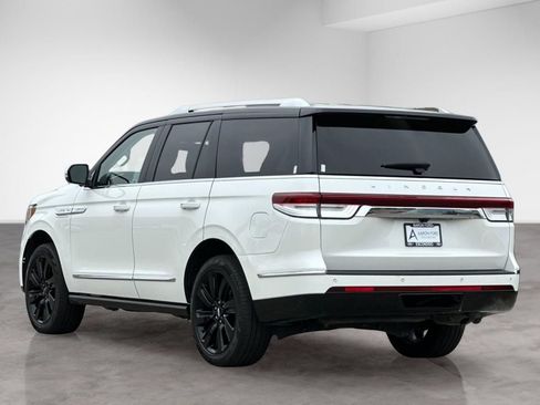 Used 2024 Lincoln Navigator Reserve AWD/4WD image 3