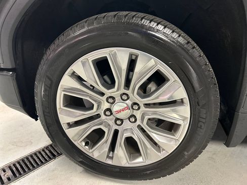 Used 2021 GMC Sierra 1500 Denali w/ Denali Ultimate Package AWD/4WD image 9