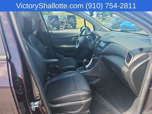 Used 2022 Chevrolet Trax LT w/ Driver Confidence Package AWD/4WD image 26