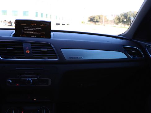 Used 2018 Audi Q3 2.0T Premium image 32