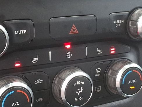 Used 2020 RAM 1500 Big Horn AWD/4WD image 24
