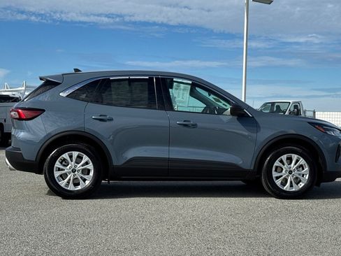 Used 2024 Ford Escape Active w/ Tech Pack #1 FWD image 3