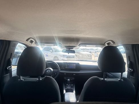 Used 2025 Nissan Kicks S AWD/4WD image 33