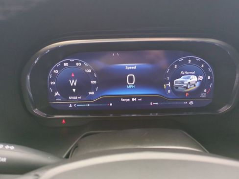 Used 2024 Chevrolet Suburban LT image 27