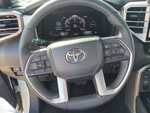 Used 2025 Toyota Tundra Limited AWD/4WD image 23
