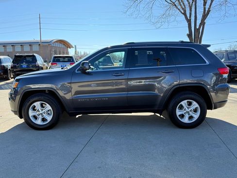 Used 2017 Jeep Grand Cherokee Laredo w/ Quick Order Package 23E image 7
