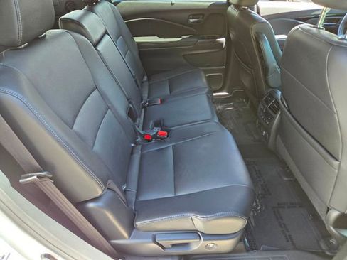 Certified 2022 Honda Pilot Touring image 21