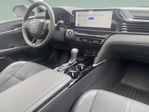 Used 2026 Toyota Camry XLE w/ Premium Plus Package FWD image 10